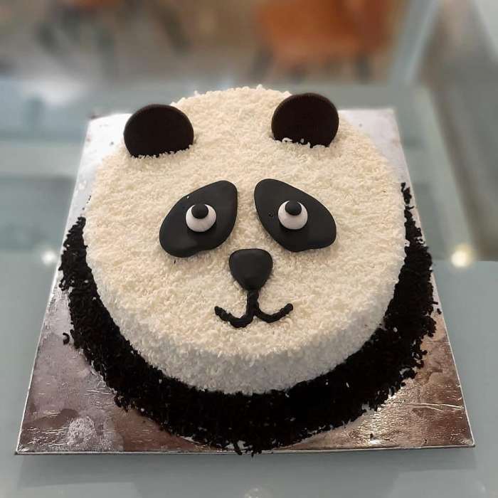 How to make a panda cake decoration