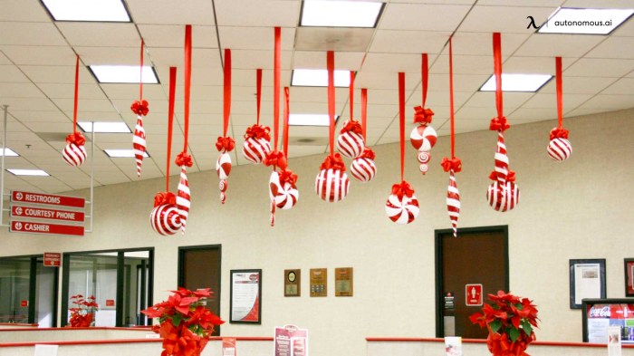 How can i decorate my office for christmas