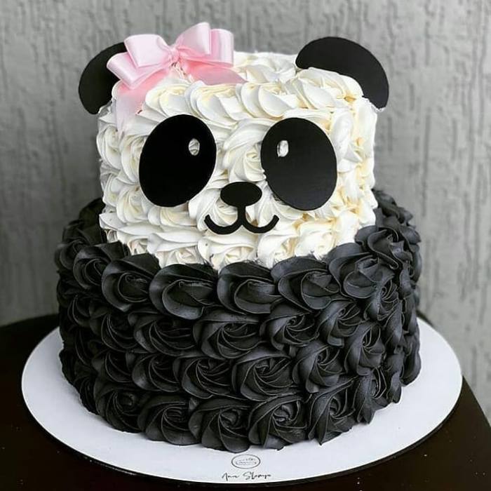 How to make a panda cake decoration